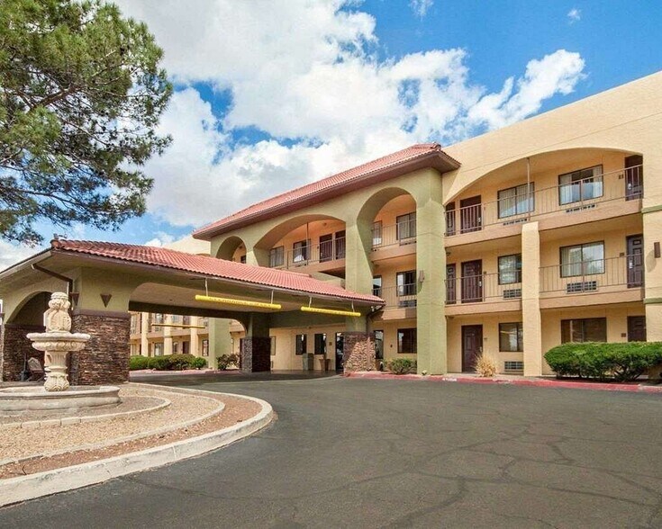 More Photos Of 900 N Yarbrough Dr, El Paso Hotel For Sale