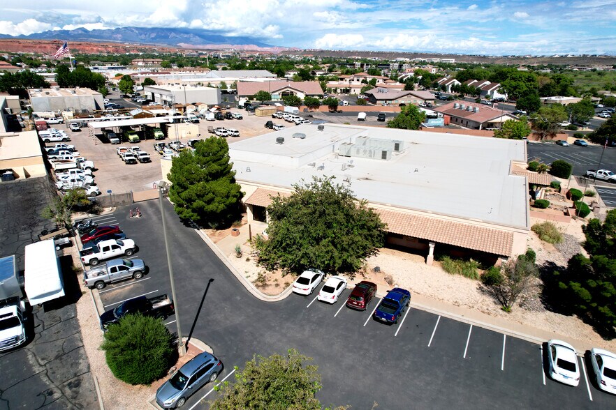 More Photos Of 345 E Riverside Dr, Saint George Light Distribution For Sale