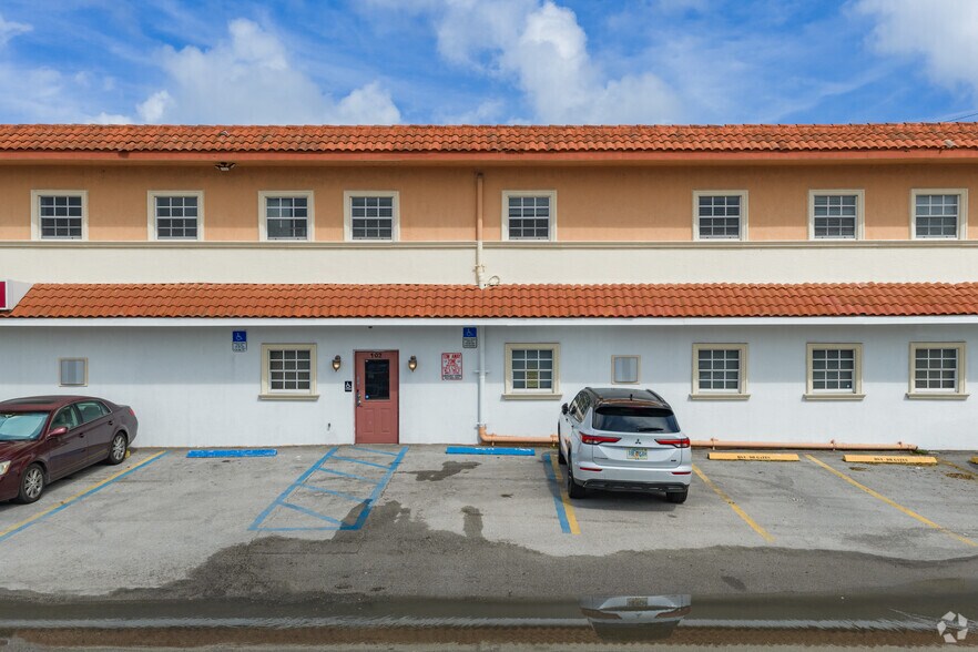 More Photos Of 2800 E Commercial Blvd, Fort Lauderdale Medical For Lease
