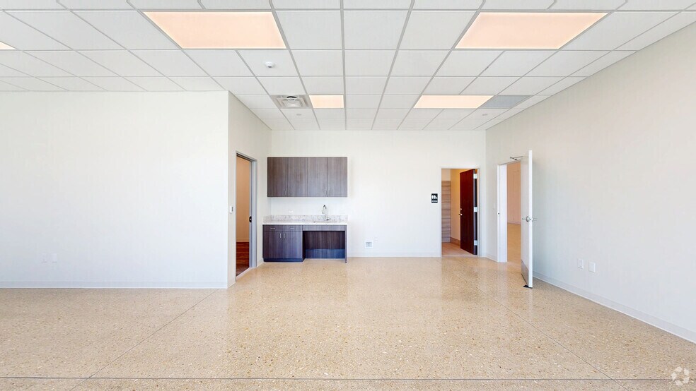 More Photos Of 19150 Marketplace Ave, Kyle Manufacturing For Lease