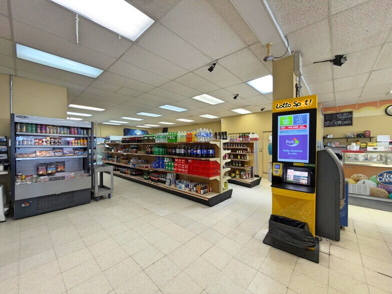 More Photos Of 2001 15 Ave, Didsbury Service Station For Sale