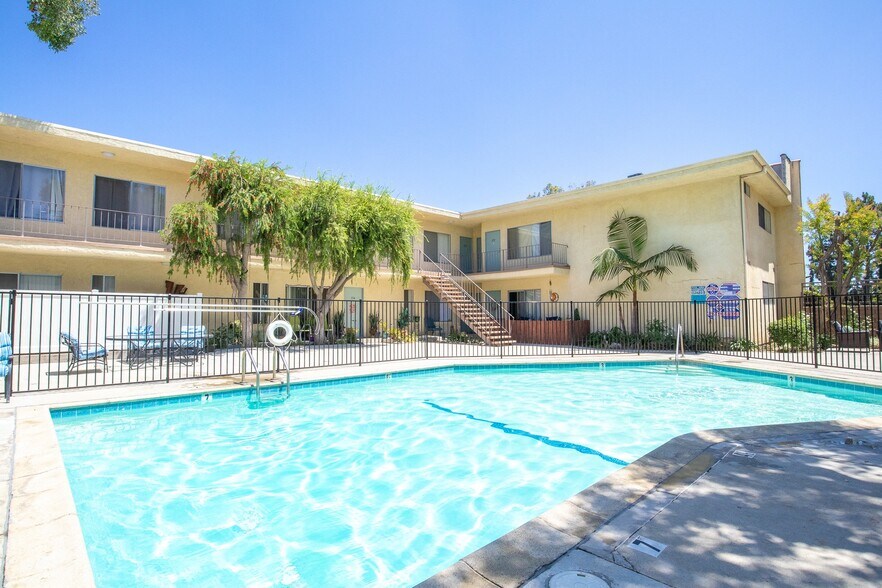 More Photos Of 16867 Kingsbury St, Granada Hills Apartments For Sale