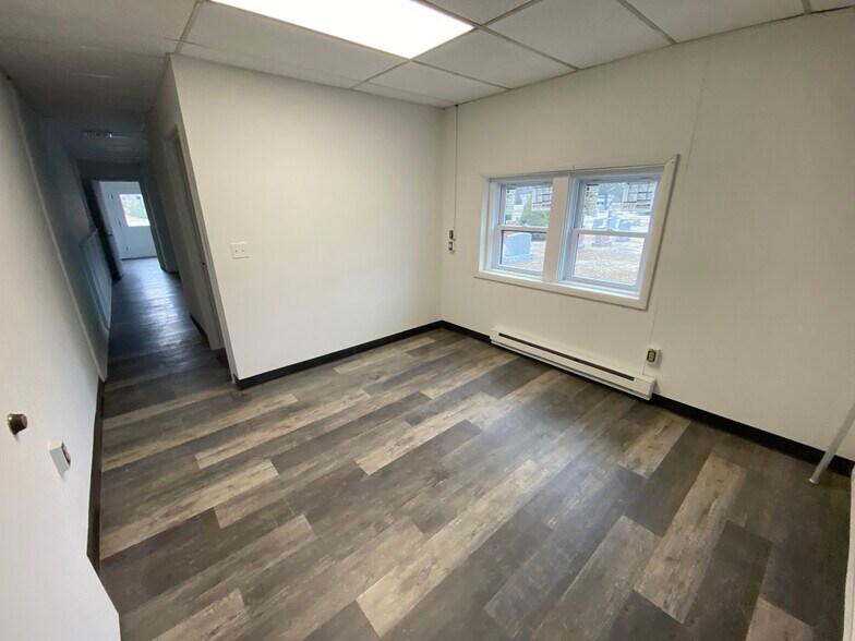 More Photos Of 137 Overlook Rd, Poughkeepsie Warehouse For Lease