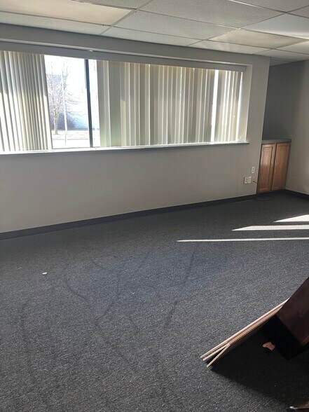 More Photos Of 12303 Delta St, Taylor Industrial For Sale