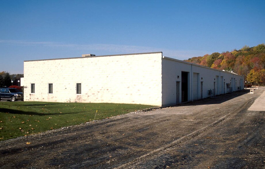 More Photos Of 9221 Ravenna Rd, Twinsburg Light Distribution For Lease