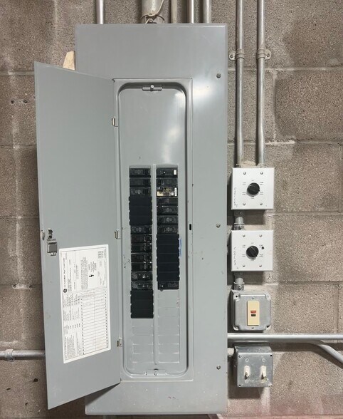 More Photos Of 1216 E Pennsylvania St, Tucson Warehouse For Lease