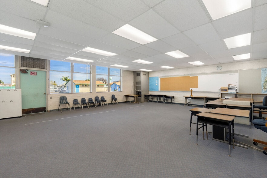 More Photos Of 4755 130th st, Hawthorne Schools For Lease