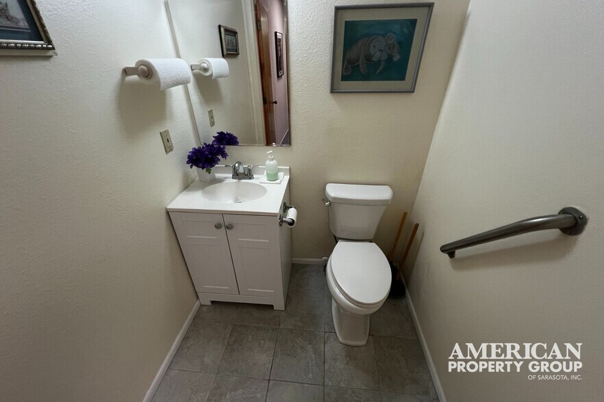 More Photos Of 101 San Marco Dr, Venice Medical For Sale