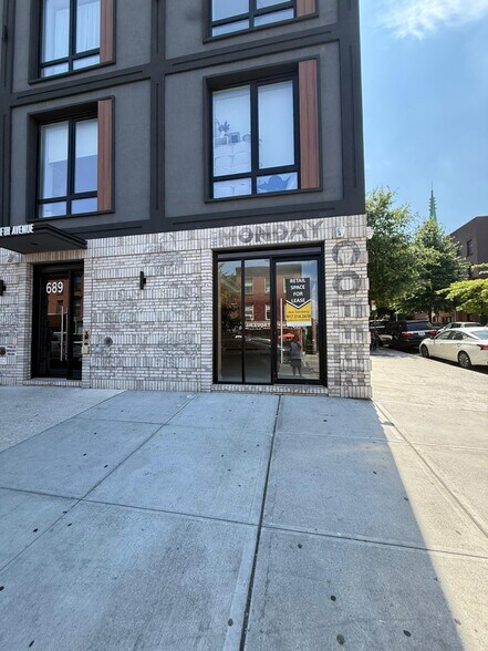 Primary Photo Of 689 5th Ave, Brooklyn Storefront Retail Residential For Lease