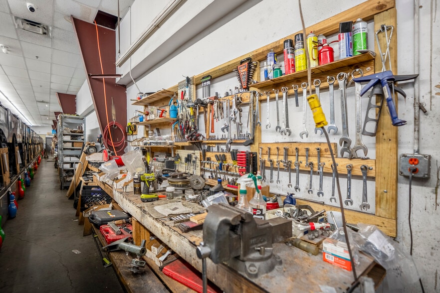 More Photos Of 13027 TX-105 E, Cut And Shoot Sports And Entertainment For Sale