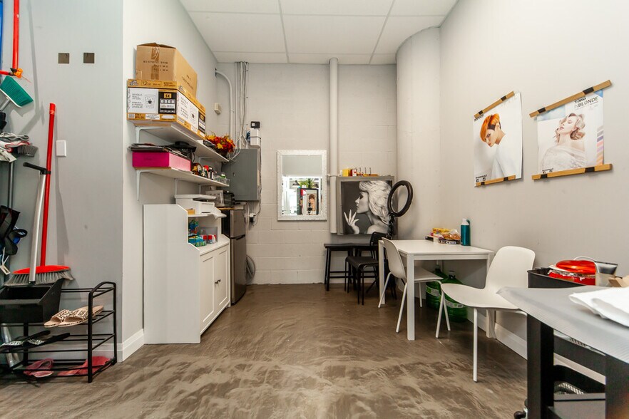 More Photos Of 250-300 Manitoba St, Toronto Apartments For Sale