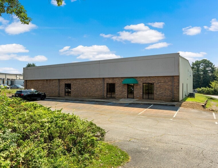 Primary Photo Of 9 Ellwood Ct, Greenville Warehouse For Lease