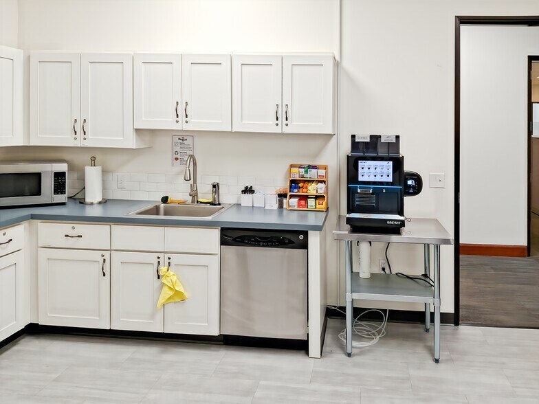 More Photos Of 500 E Shore Dr, Eagle Coworking Space