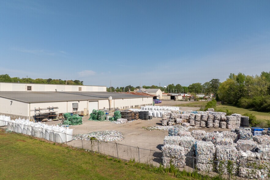 More Photos Of 15894 Lucas Ferry Rd, Athens Warehouse For Lease