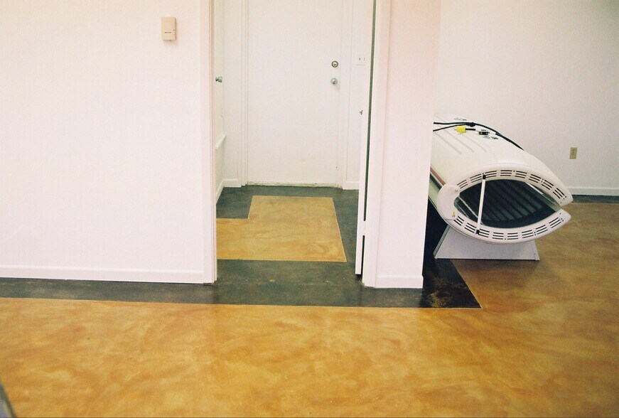 More Photos Of 203-209 S Water St, Burnet Storefront Retail Office For Lease