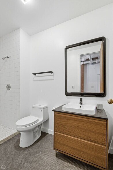 More Photos Of 2401 W Ohio St, Chicago Apartments For Sale