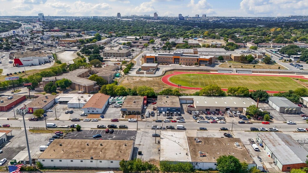 More Photos Of 8402 Speedway Dr, San Antonio Warehouse For Sale