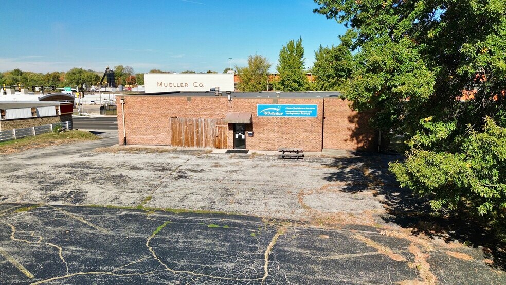 More Photos Of 535 W Eldorado St, Decatur Office For Sale