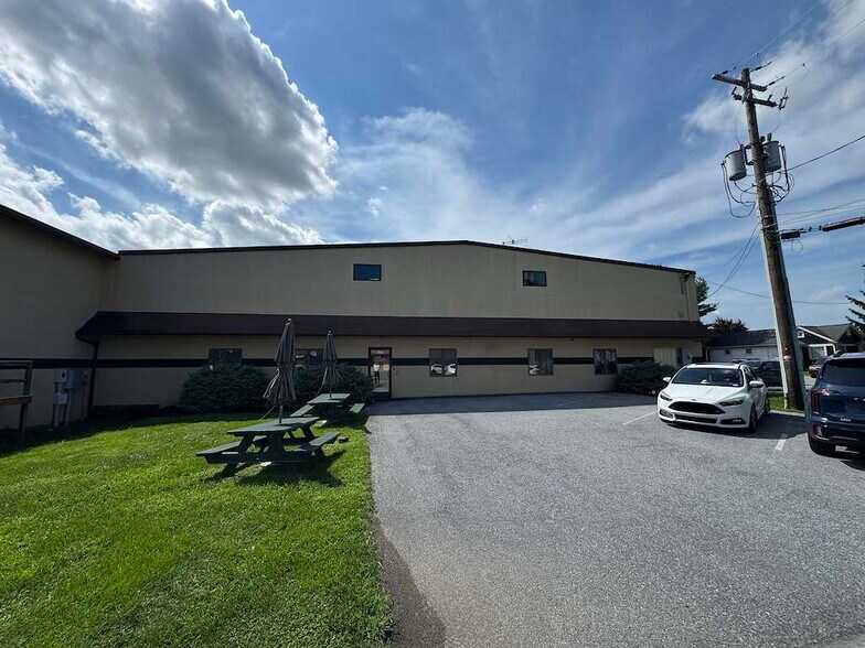 Primary Photo Of 2445A Old Philadelphia Pike, Lancaster Flex For Lease