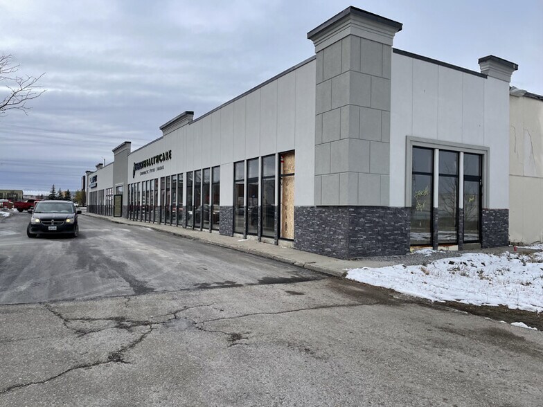 More Photos Of 535 Bayfield St, Barrie Freestanding For Lease