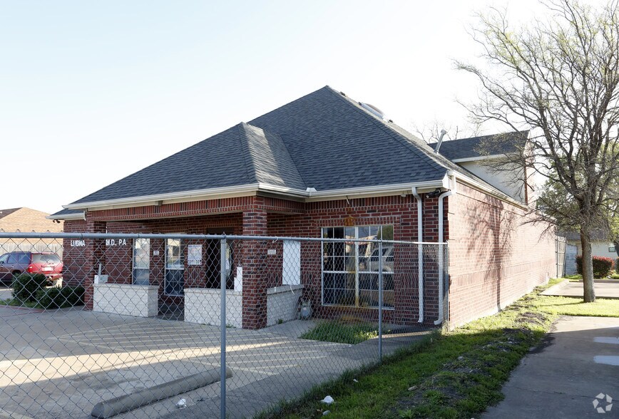 More Photos Of 5506 Broadway Blvd, Garland Medical For Sale