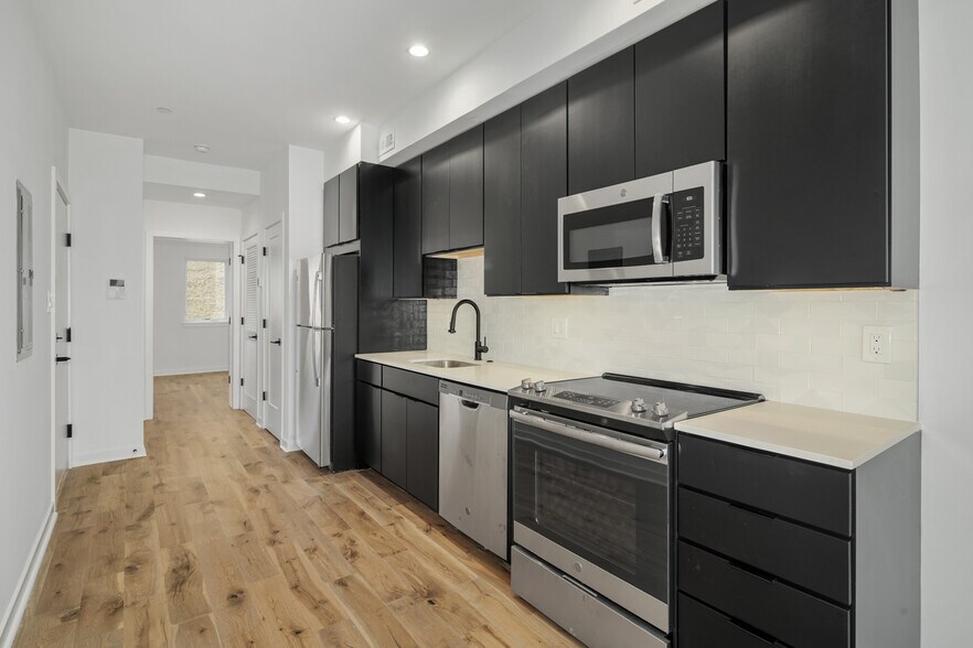 More Photos Of 1246 N Front St, Philadelphia Office For Sale