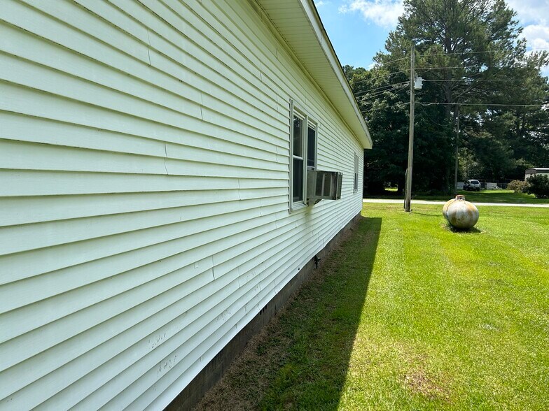 More Photos Of 2380 Bell Arthur, Bellarthur Religious Facility For Sale