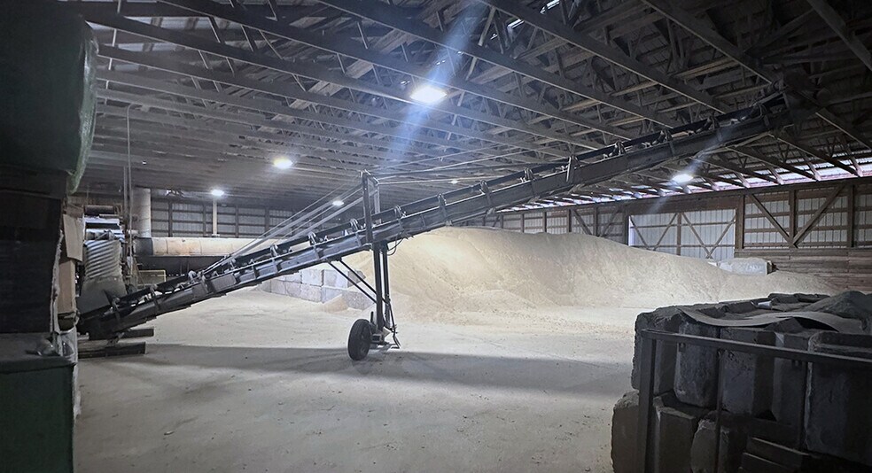 More Photos Of 113 Roundabout Rd, Newtown Industrial For Lease