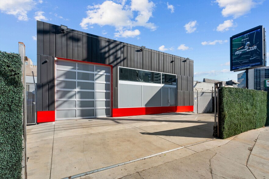 More Photos Of 2134 S Sepulveda Blvd, Los Angeles Showroom For Sale