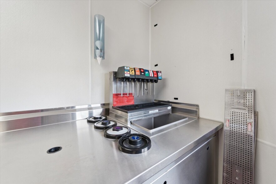 More Photos Of 1601 Butler Ave, Tybee Island Restaurant For Lease