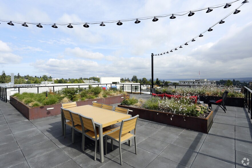 More Photos Of 2020 E Madison St, Seattle Apartments For Lease