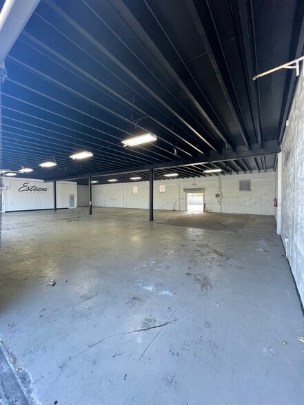 More Photos Of 5731 SW 23rd St, West Park Auto Repair For Lease