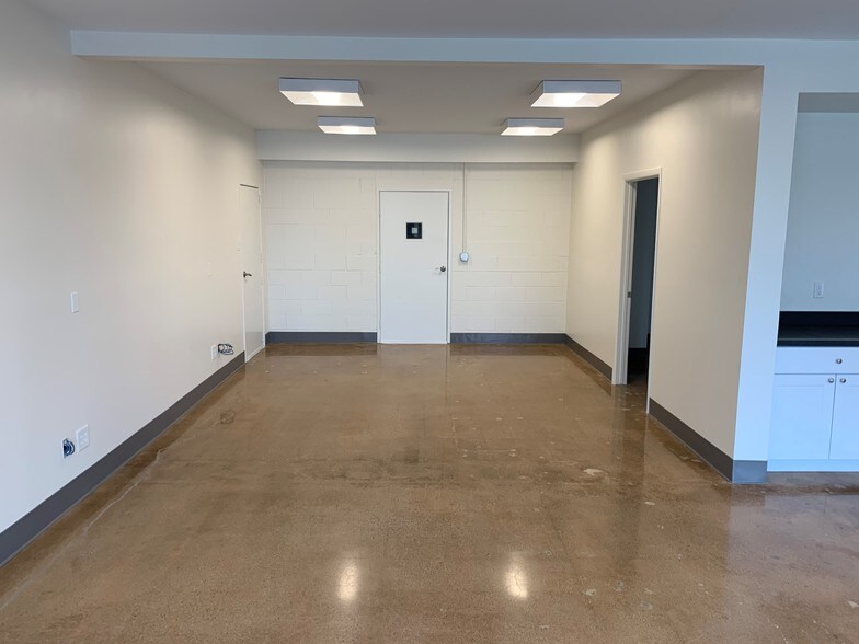 More Photos Of 460 Olive Ave, Vista Contractor Storage Yard For Lease