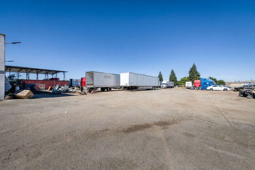 More Photos Of 5333 N Cornelia Ave, Fresno Warehouse For Sale