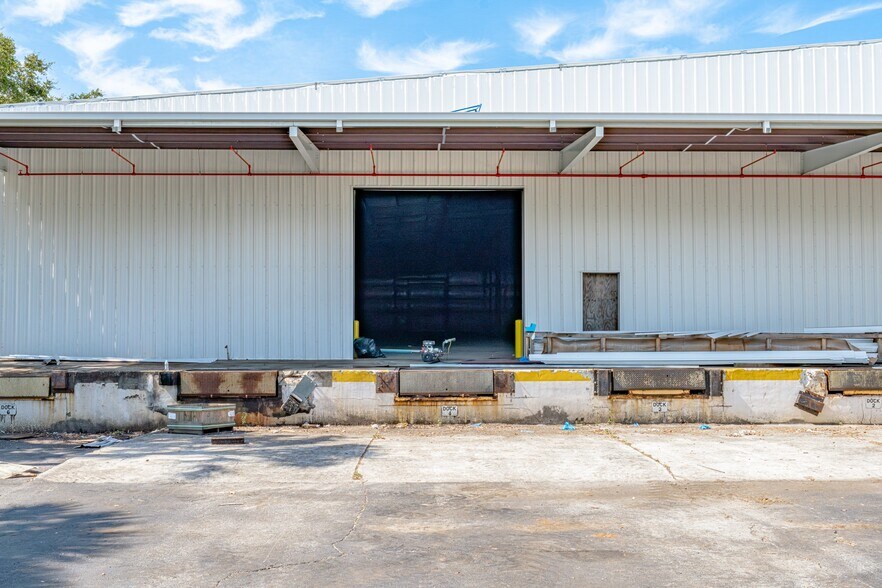 More Photos Of 198 Lock Rd, Deerfield Beach Warehouse For Lease