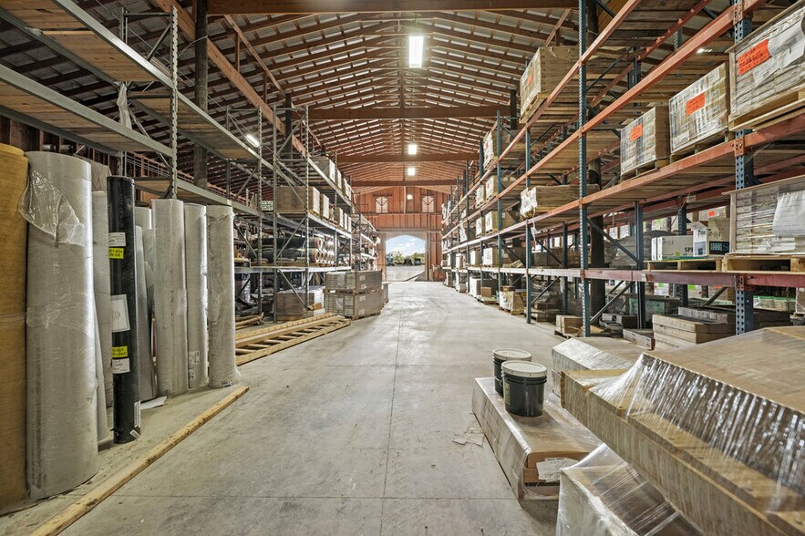 More Photos Of 11734 Schriber Rd, Buda Warehouse For Lease