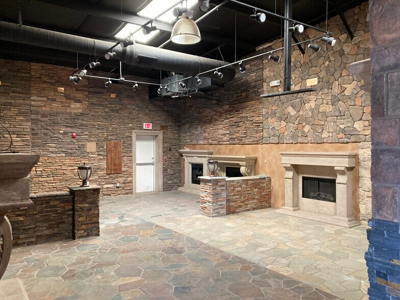 More Photos Of 2601 N Lake Valley Rd, Prescott Valley Warehouse For Lease