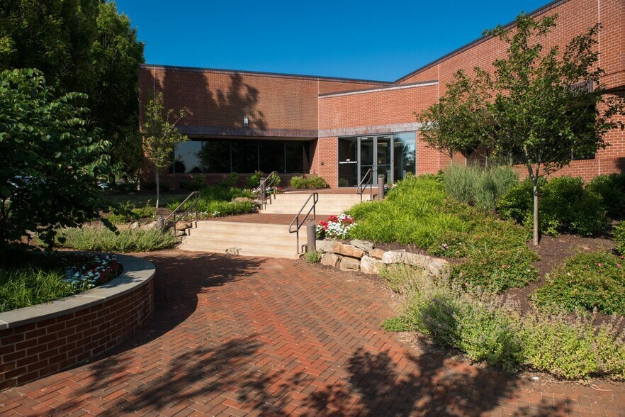 More Photos Of 411 Eagleview Blvd, Exton Office For Lease