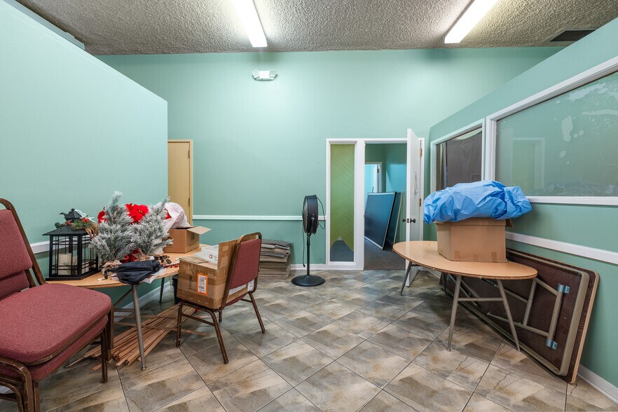 More Photos Of 375 S K St, Oxnard Religious Facility For Sale