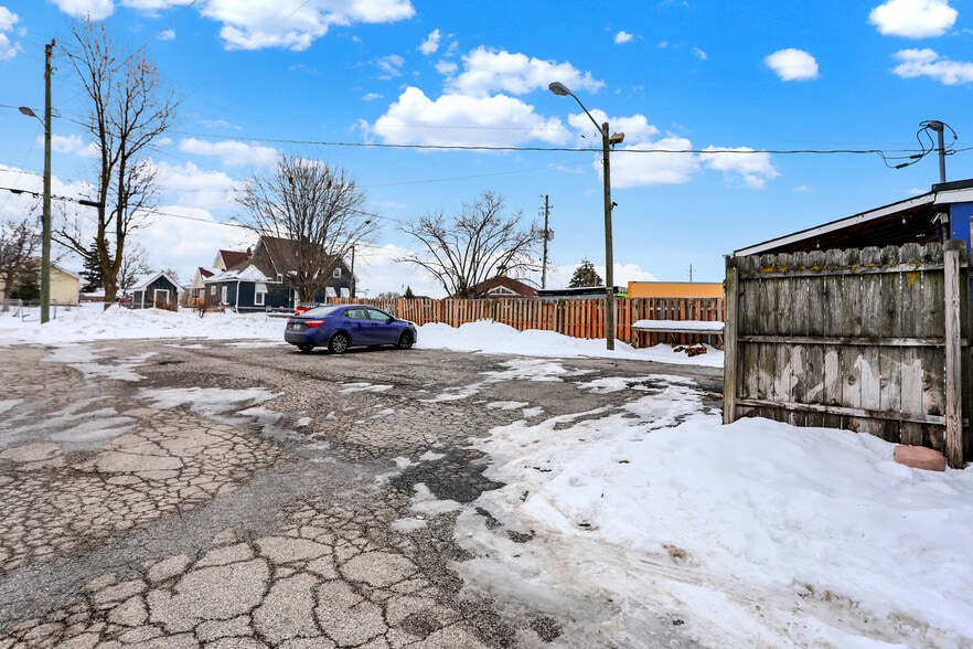 More Photos Of 2849 S Shelby St, Indianapolis Freestanding For Sale