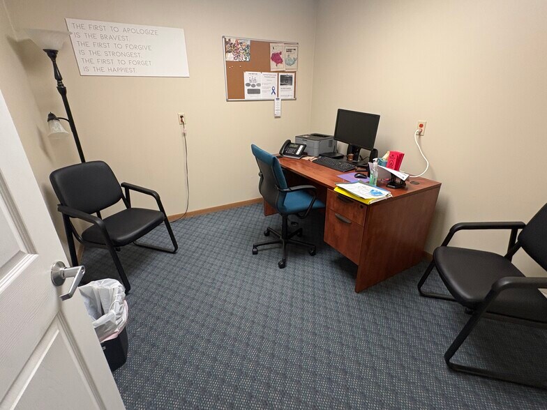 More Photos Of 773 Pershing St, Ellwood City Office For Sale
