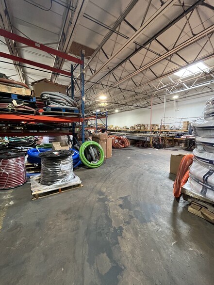 More Photos Of 4827 Philips Hwy, Jacksonville Warehouse For Sale