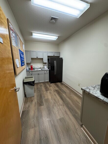 More Photos Of 4589 Oleander Dr, Myrtle Beach Office For Sale