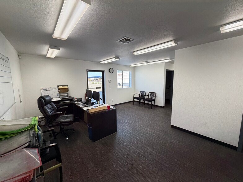 More Photos Of 5400 S Villa Ave, Fresno Warehouse For Lease