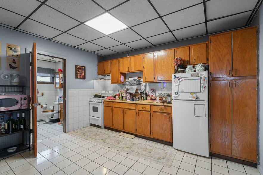 More Photos Of 337 Columbia St, Fall River Apartments For Sale