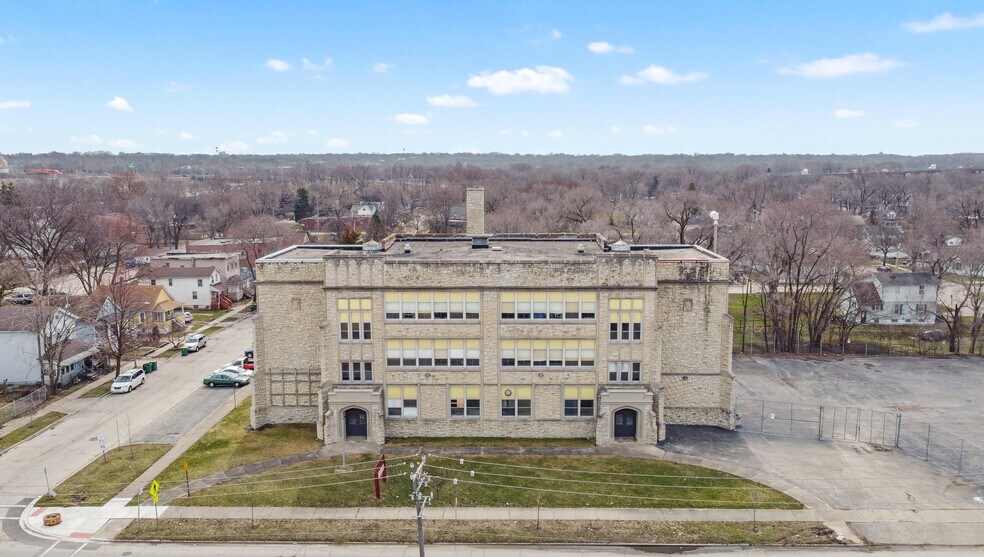 More Photos Of 100 McDonough St, Joliet Schools For Sale