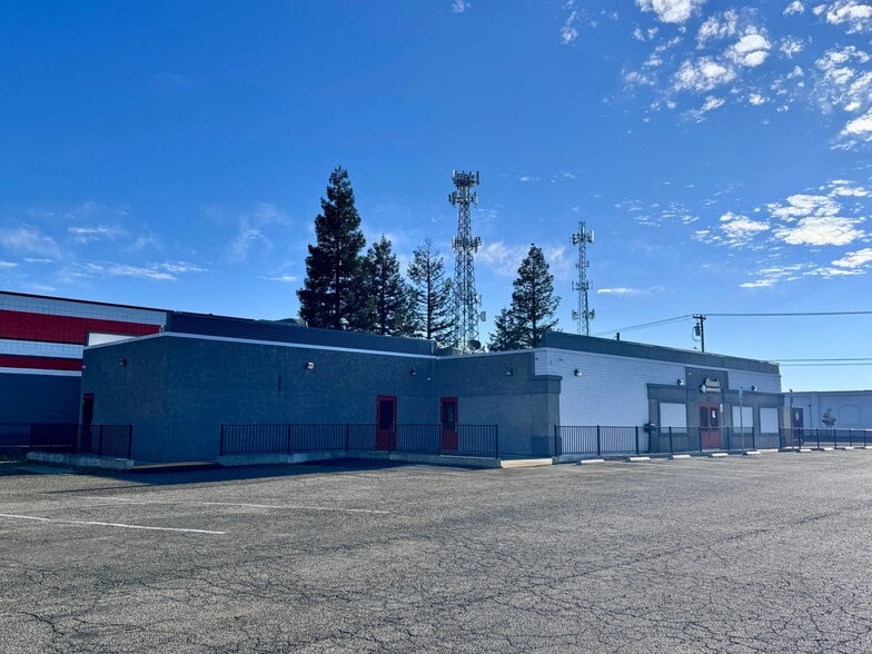 More Photos Of 329 Lake Blvd, Redding Bar For Lease
