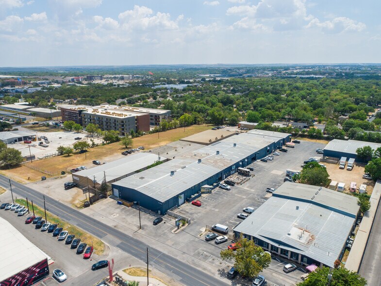 More Photos Of 415 E Saint Elmo Rd, Austin Unknown For Lease