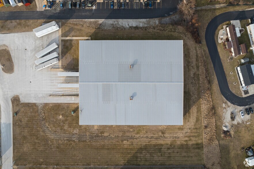 More Photos Of 105 Enterprise Dr, Bellevue Warehouse For Lease