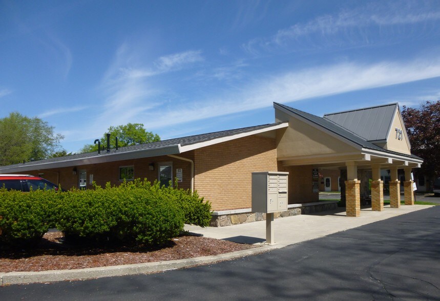 More Photos Of 721 N Macomb St, Monroe Office For Lease